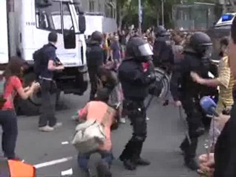 Batalla campal en Barcelona