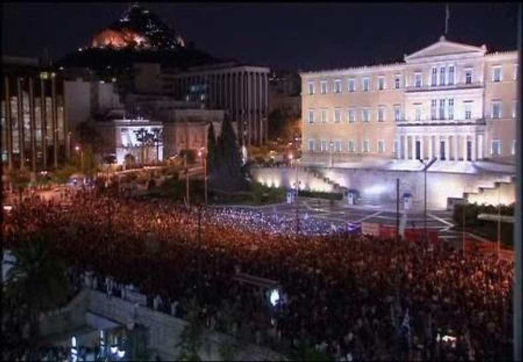 Diez mil personas protestan en Grecia por el plan de ajustes