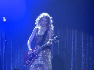 Taylor Swift escribe sus canciones en papel higiénico