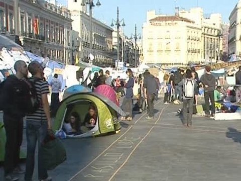 Los indignados continúan en la Puerta del Sol