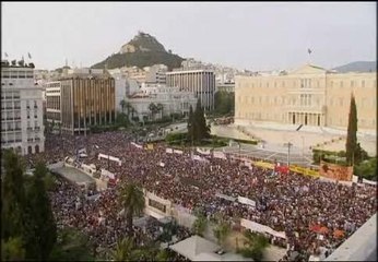 80.000 personas se concentran en Atenas