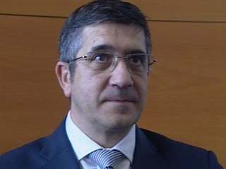 El lehendakari pide "instituciones estables" para impulsar proyectos