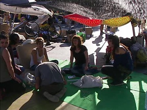 Jóvenes se concentran en Barcelona contra la precariedad