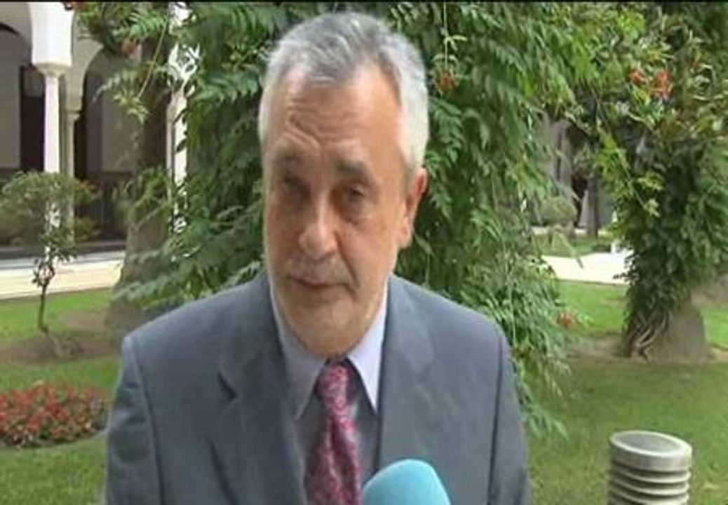 Griñán elogia la "generosidad" de Chacón por su renuncia a las primarias