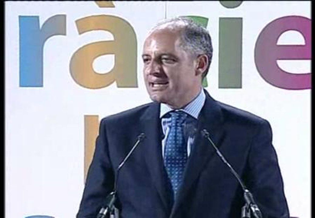 Camps y Rita Barberá celebran su "rotunda" victoria en Valencia