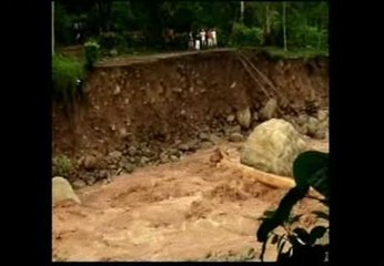Un corrimiento de tierra castiga Colombia