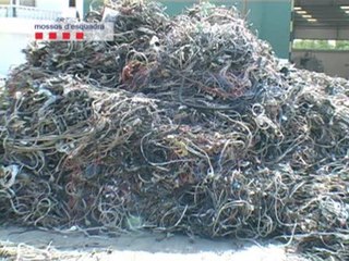 Inspeccionan chatarrerías para detectar compraventa de cobre en Barcelona