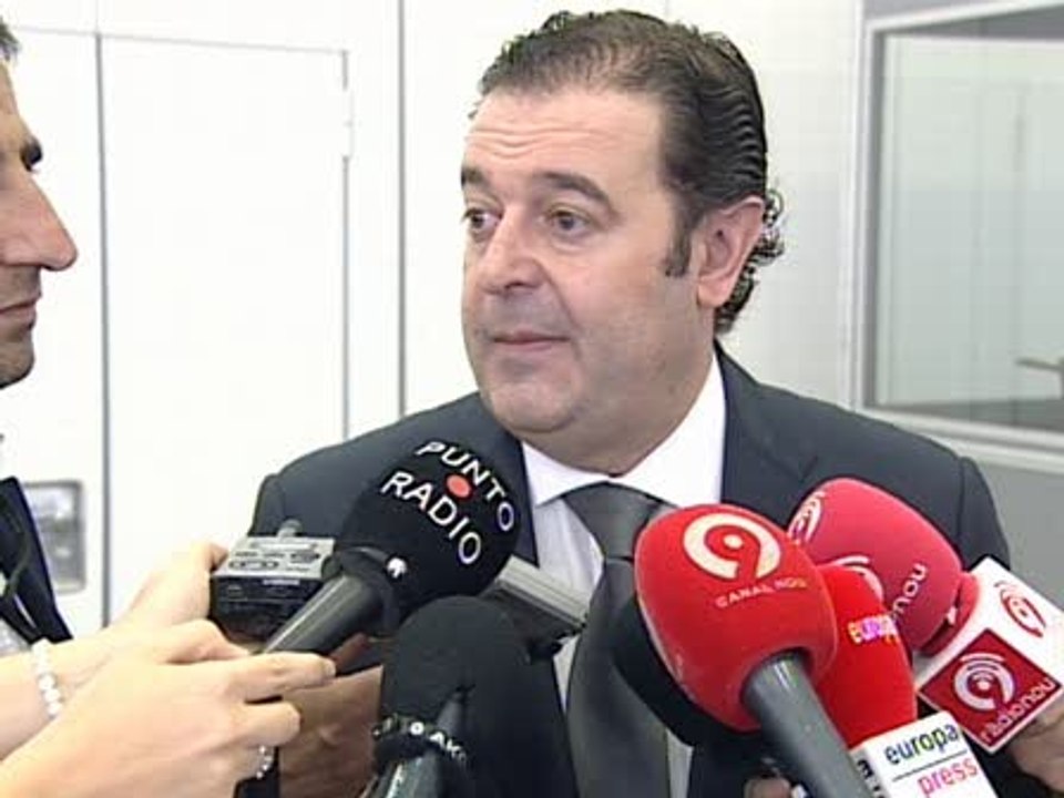 "Es positiva la bajada del paro en abril"