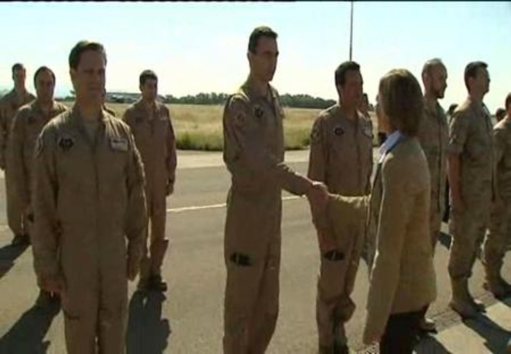 Chacón: "La armada española ha auxiliado a tres embarcaciones en peligro humanitario"