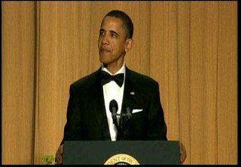 Obama bromea sobre su partida de nacimiento