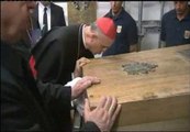 Exhuman los restos mortales de Juan Pablo II
