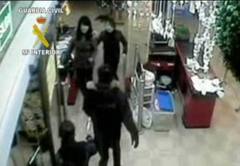 Desarticulada una banda que extorsionaba a empresarios chinos