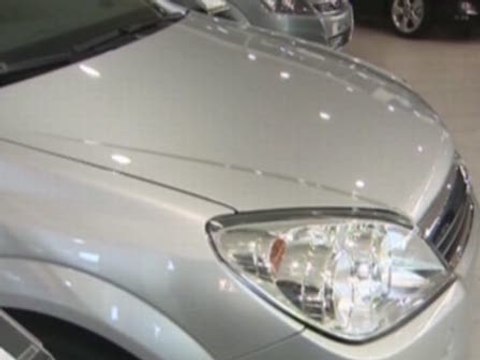 Las ventas de coches caen un 23,3% en abril