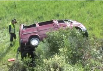 Tải video: 6 fallecidos menos en las carreteras durante la Semana Santa