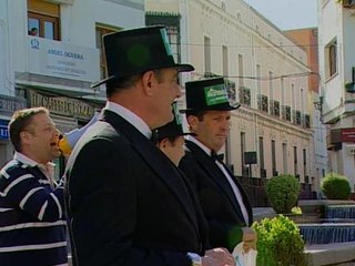 Escenifican el Cobrador del Frac ante Presidencia