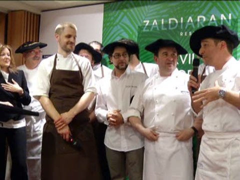 López entrega premio a René Redzepi