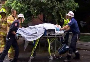 Sobrevive tras caer con su coche desde la sexta planta de un parking