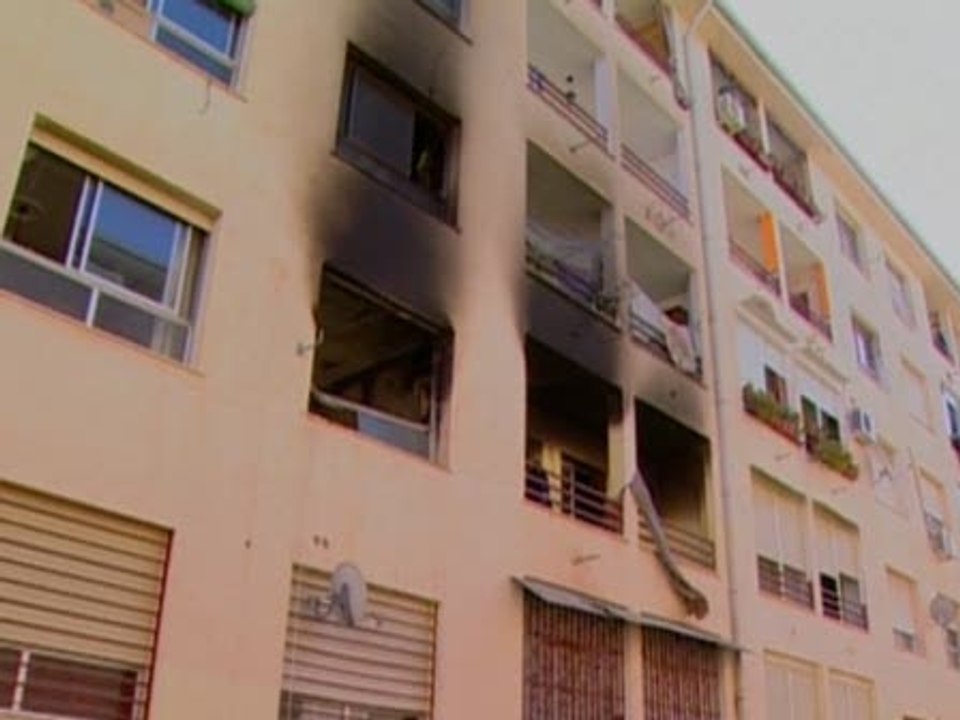 Siete heridos en un incendio en Badajoz