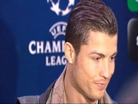 Cristiano Ronaldo: Me gustaría volver a Manchester o que Raúl volviese a casa