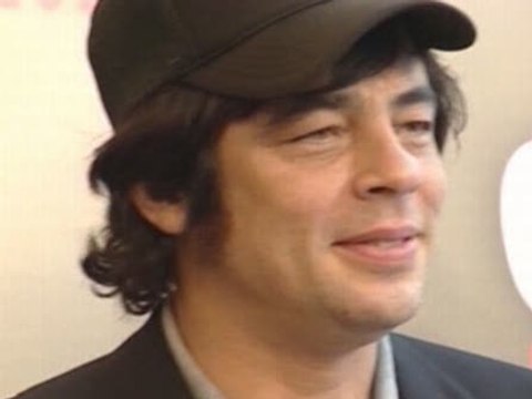 Benicio del Toro y Kimberly Stewart padres