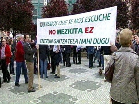 Vecinos de un barrio de Bilbao, en contra de la construcción de una mezquita