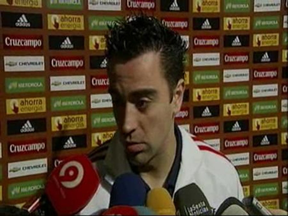 Xavi: "Estoy feliz por los cien partidos y Villa se merece ser el mayor goleador"
