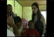 Angelina Jolie con los refugiados en Túnez