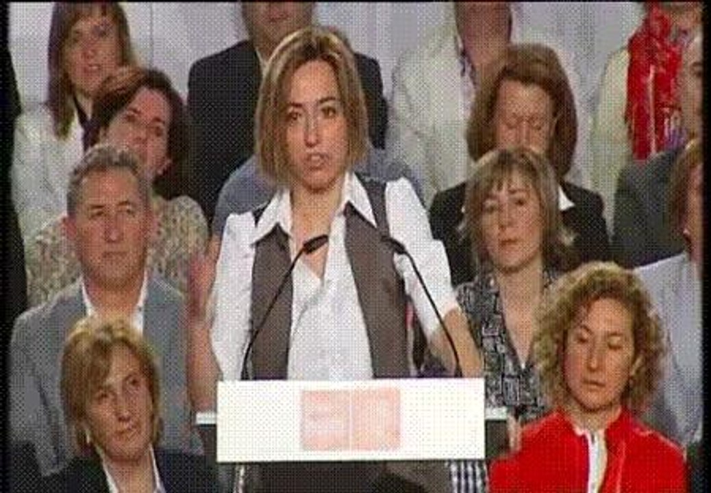 Chacón se emociona en un mitin al mencionar a Zapatero