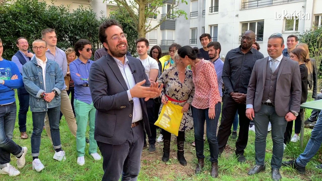 Municipales à Paris : Mounir Mahjoubi lance sa campagne autour d'un BBQ