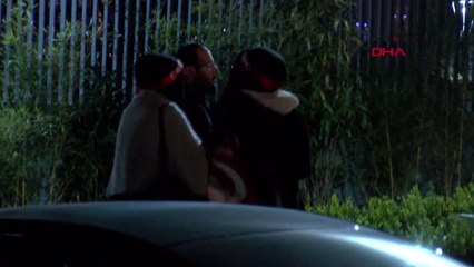 Erdoğan'ın Kısıklı'daki Evinin Önünde Toplanmaya Başladılar -1