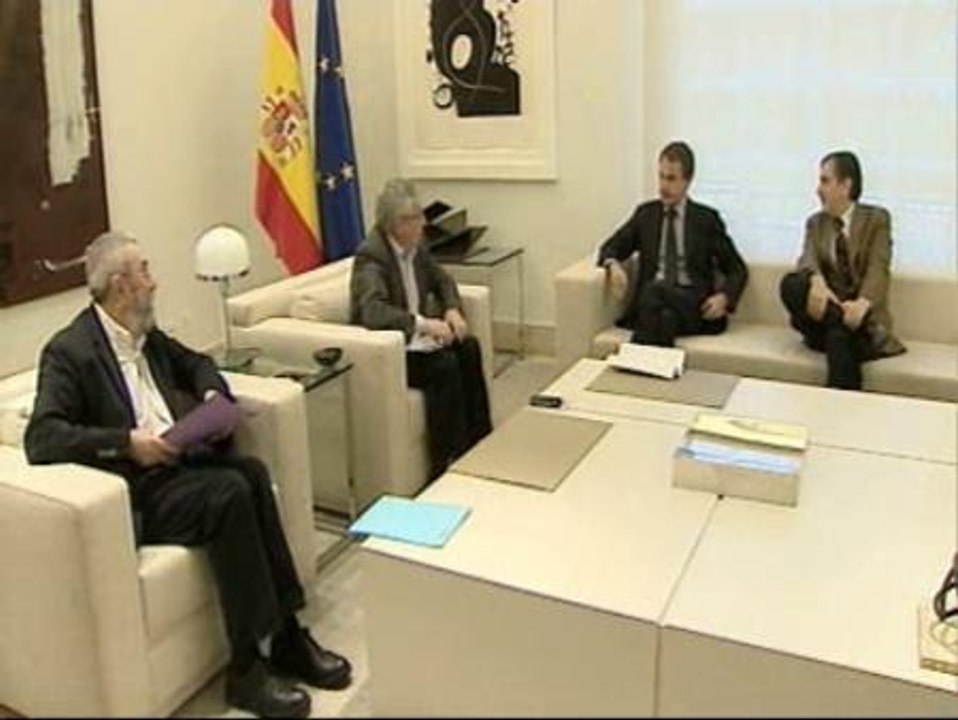 Zapatero recibe a los sindicatos en La Moncloa