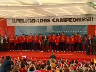 La selección española dona dinero del premio