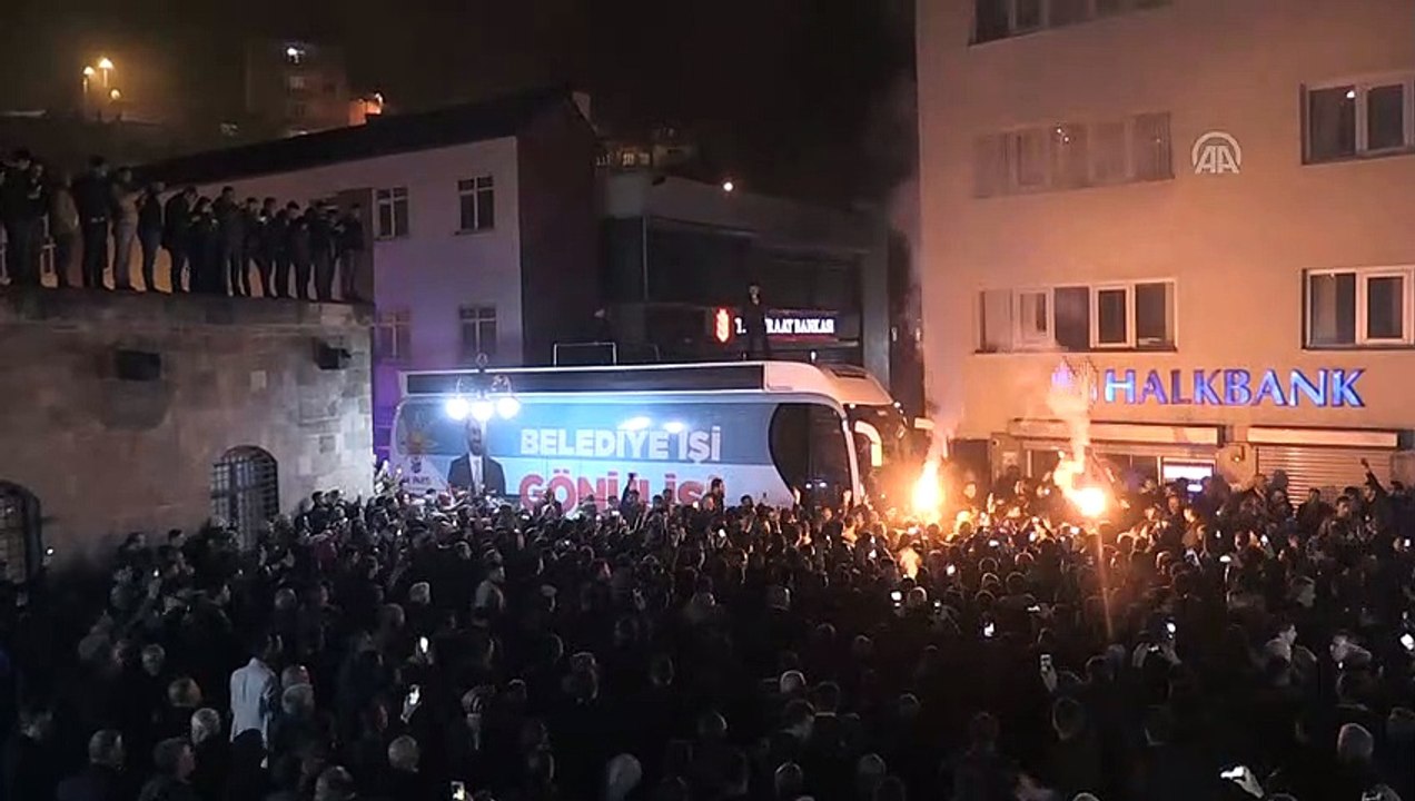 Seçim kutlaması - BİTLİS