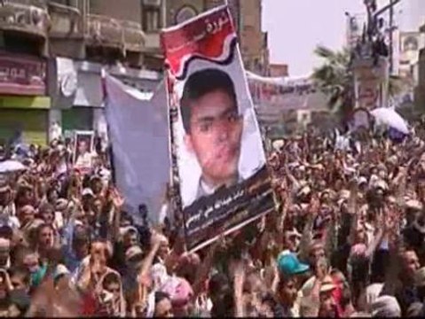 42 entierros y un acto de protesta en Yemen