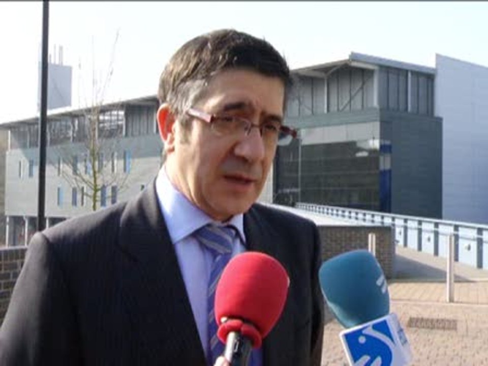 López aboga por la "firmeza" con ETA