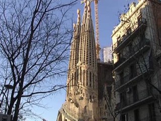Vecinos de la Sagrada Familia indignados por turismo