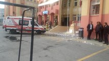 Esenyurt'ta Okulda Yangın Çıktı: Oy Sayımına Ara Verildi (1)