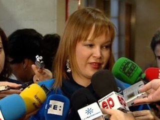 Pajín confía en la pronta recuperación de Aguirre