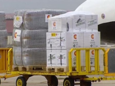 España envía el segundo avión de ayuda a Libia y Túnez