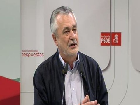 Griñán defiende la línea de denuncia de la Junta