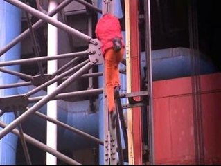 Alain Robert, &#039;el Spiderman francés&#039;, detenido tras escalar el museo Pompidou de París