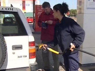 Descargar video: La escalada de precios llega a las gasolineras