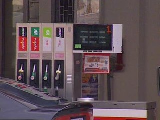 Los conductores protestan por la subida de la gasolina