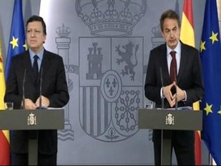 Zapatero muestra su deseo de que el cambio a la democracia en Egipto sea "pacífico y ordenado"