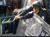 Violentos enfrentamientos en Oaxaca en una protesta contra el recorte en Educación