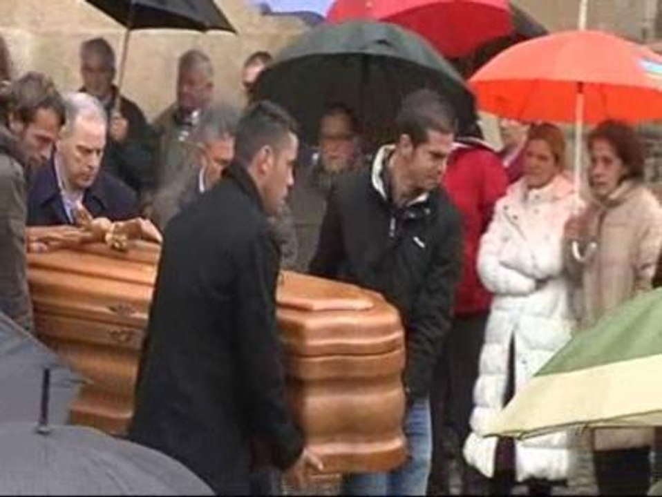 Entierran al empresario asesinado en Cáceres