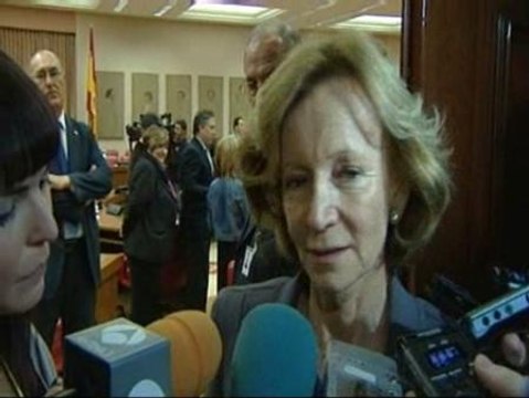 Salgado descarta elevar los impuestos a los coches que más contaminan