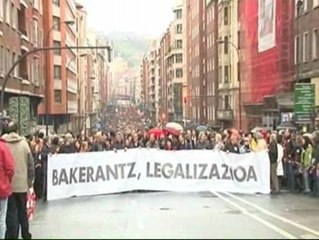 Multitudinaria manifestación para pedir la legalización de Sortu