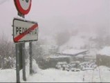 La nieve cubre de blanco la montaña gallega