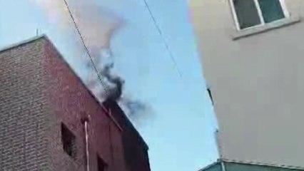 전주서 3층 옥탑방 화재‥인명 피해 없어 / YTN